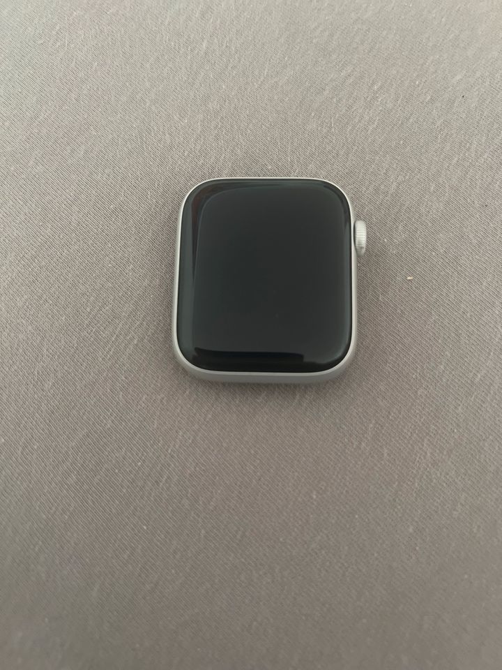 Apple Watch Series 5 Akkukapazität 98% in Kleinmachnow