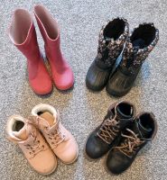 Schuhe Paket Boots Gr. 31 32 Stiefeln Schneestiefel Gummistiefel Hessen - Wiesbaden Vorschau