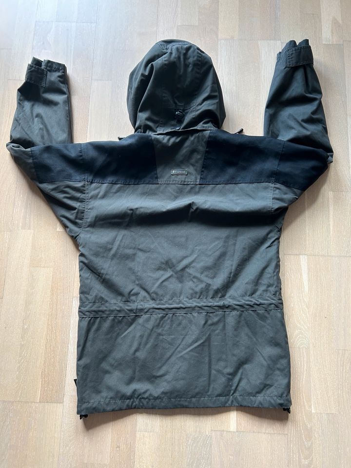 Outdoor Bekleidung Pinewood Jacke und Hosen in Donaustauf