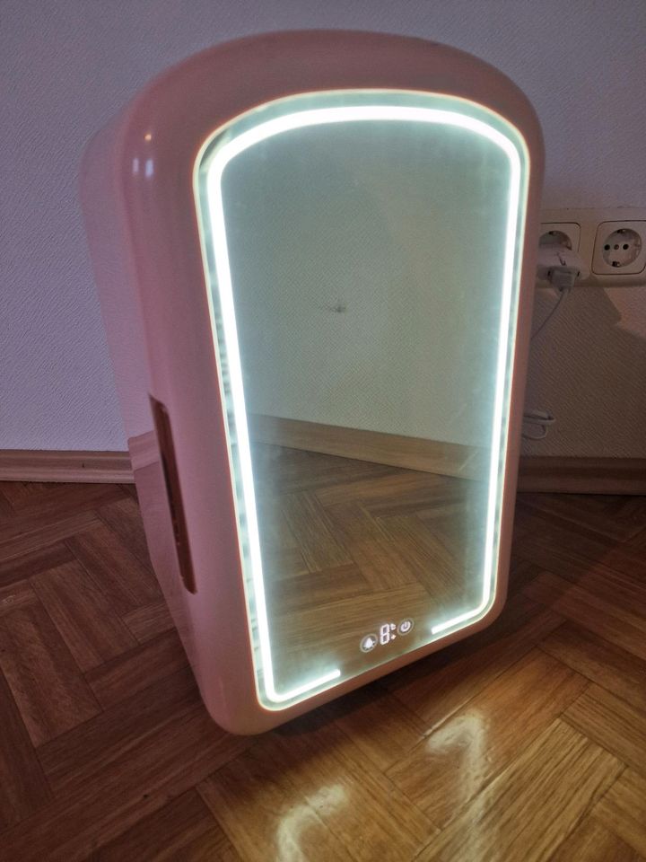 Kosmetik Kühlschrank mit Spiegel LED Beleuchtung in Auw bei Prüm