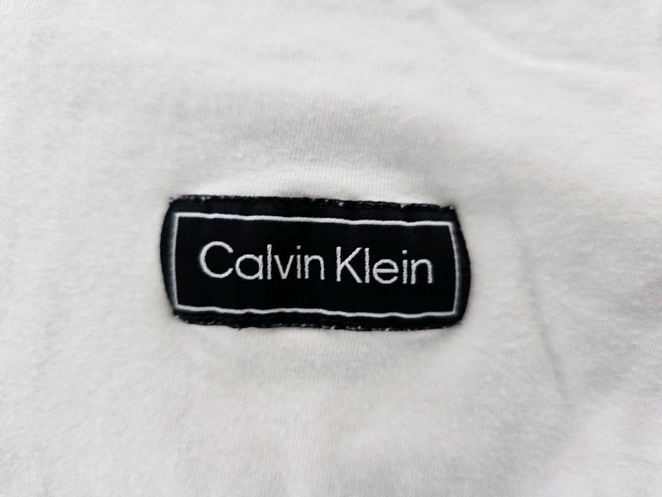 Calvin Klein Schlafanzug Weiss/Grau Gr. 146/152 in Düsseldorf