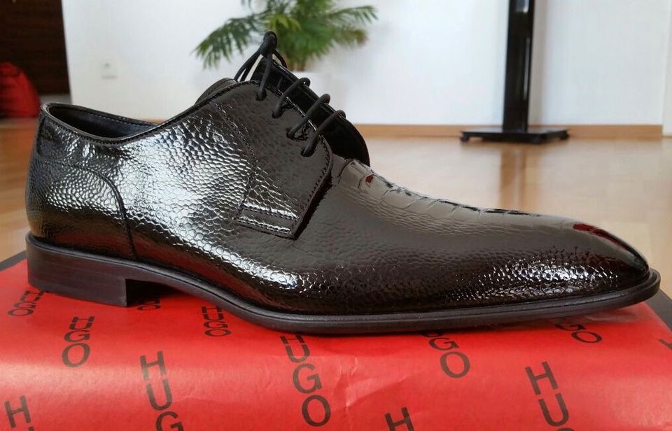 Hugo Boss Herrenschuhe 42, neu in Stuttgart