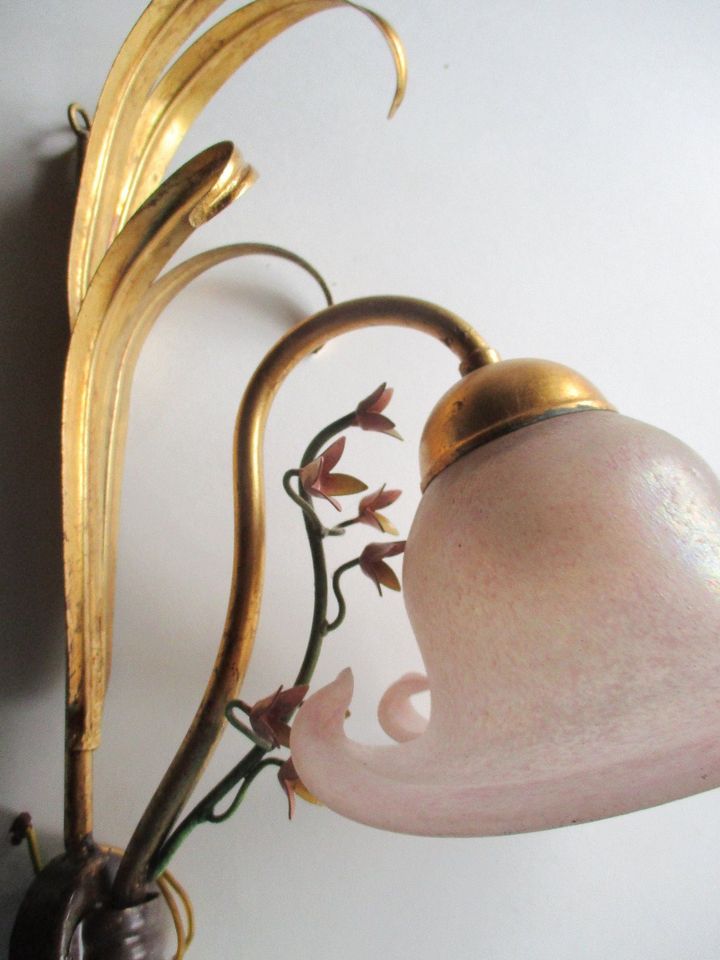 Florentiner Wandleuchte Lampen mit Blütenglasschirm in Bad Saulgau