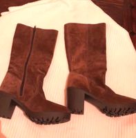 Sehr hübsche Lederstiefel Esprit,NEU Gr.40Gr.39,Wildleder Stiefel Frankfurt am Main - Sachsenhausen Vorschau