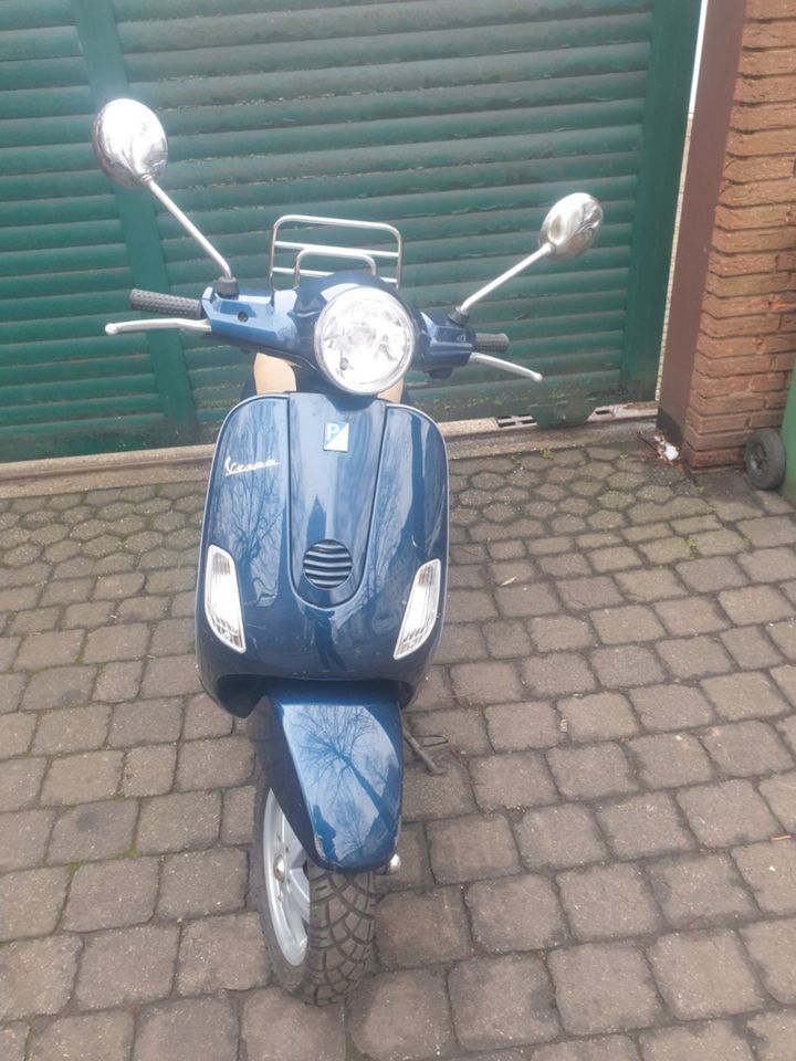 Vespa Lx 50 2 takt er in blau 16859 tkm bj 2008 in Düren