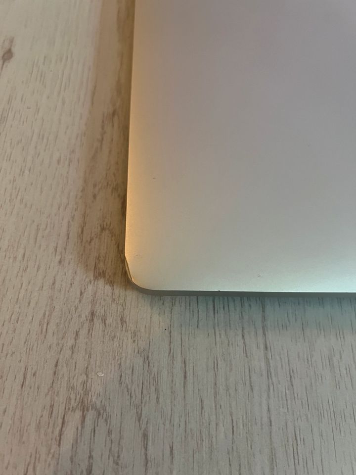 MacBook Pro 2017/15“/2,9Ghz, Core i7/4gb Grafik/16 Ram/500 SSD in Markt Indersdorf