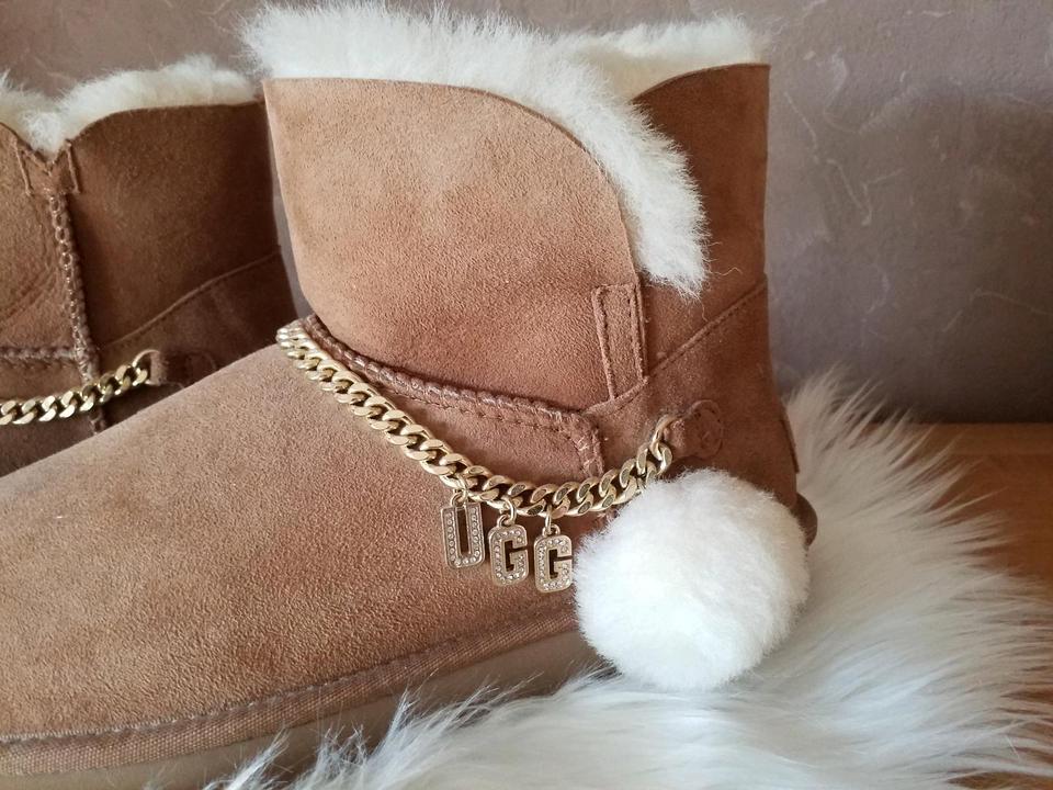 Classic charm ugg hot sale