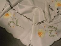 Frühlings-Tischdecke 40 x 40 cm (Versand € 2,00) Hamburg-Nord - Hamburg Groß Borstel Vorschau