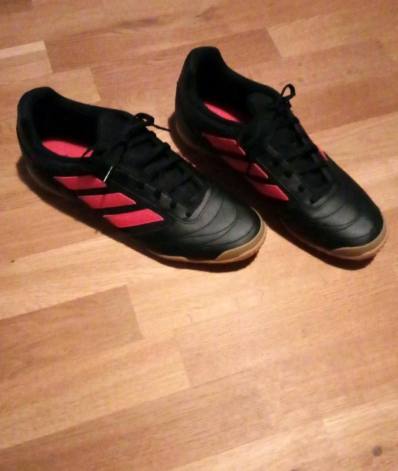 Adidas Sala *NEU* Fußballschuhe 47 1/3 schwarz in Essen