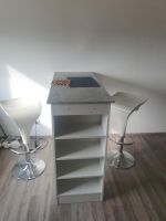 2 Stühle mit einem Tisch in einem guten Zustand Saarland - Merzig Vorschau