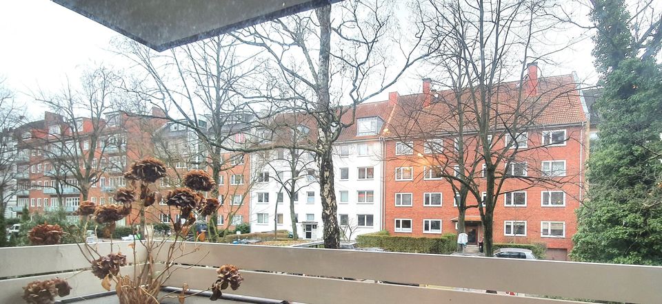 Uhlenhorster Puls!  Ruhige Seitenstraße mit abrufbarer Lebendigkeit ums Eck in Hamburg