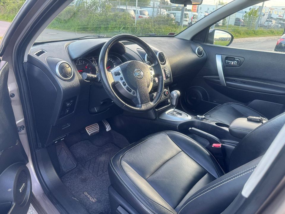 Nissan Qashqai 2,0*4X4*84 Tkm*Auto*Navi*Temp*Vollleder* in Dietzenbach