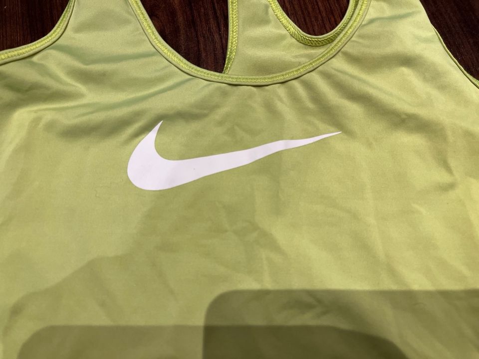 Nike Dri Fit Sport Top Damen Shirt Fitness Laufen S 36 neon gelb in Hemmingen