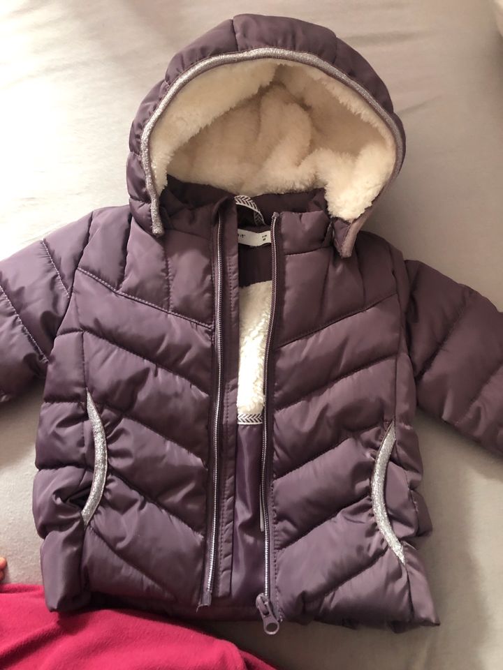 Neu ungetragene Winterjacke 68 in Waltershausen