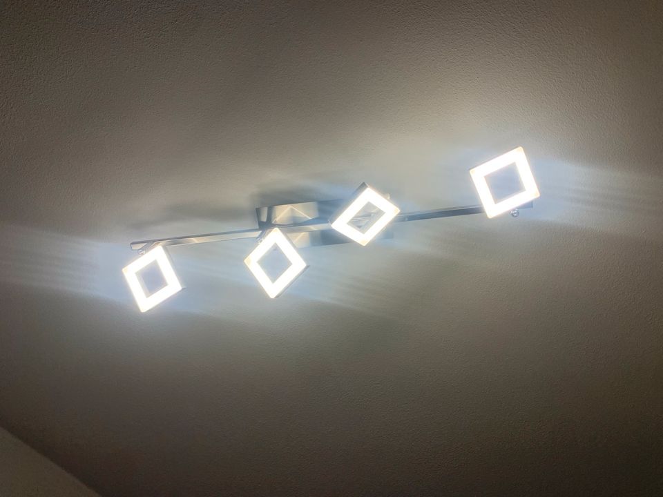 LED Lampe Silber in Großbottwar