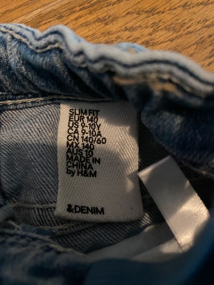 H&M Jeans Gr. 140 in Tholey