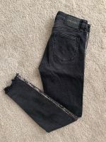 Zara Jeans mit Details am Bein Gr. 34 Hessen - Rodgau Vorschau