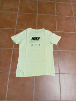 Nike T-Shirt hellgrün Größe XL ca.170 Niedersachsen - Lorup Vorschau