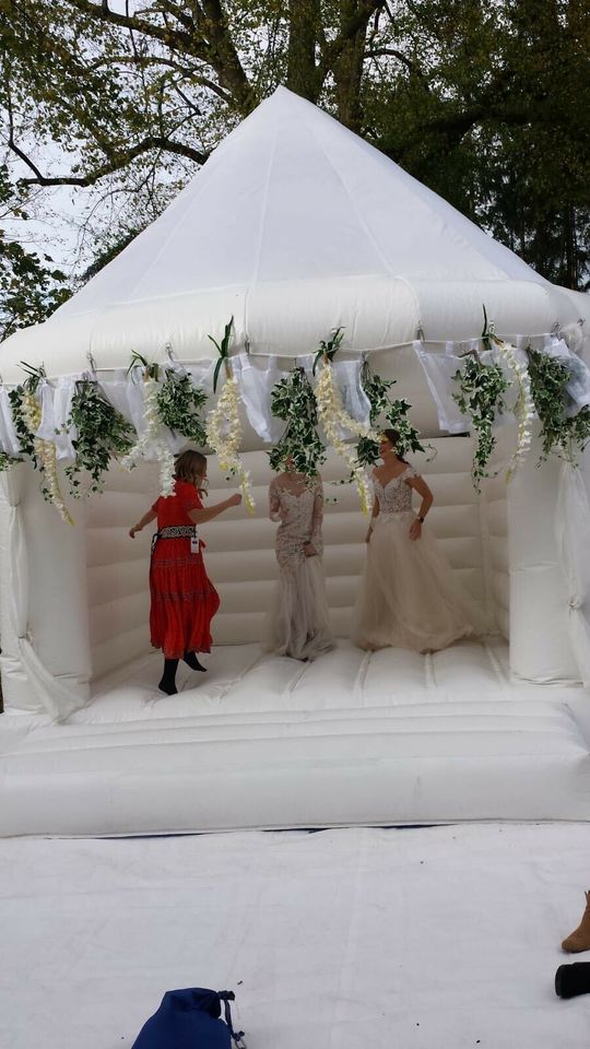 Hochzeit Hochzeitshüpfburg Hüpfburg Verleih in Kiel