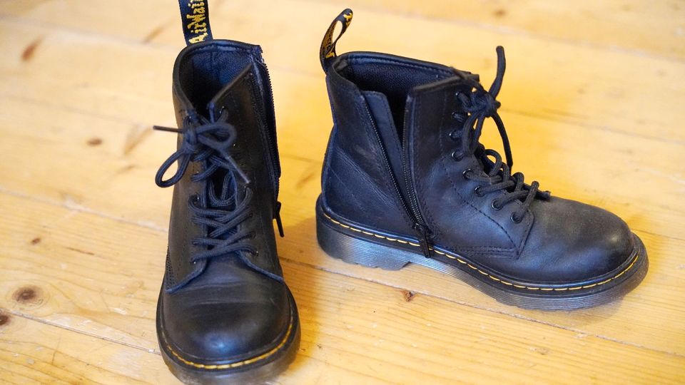 Doc Martens Größe 33 in Marburg