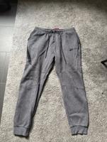 Nike Jogginghose grau L Frankfurt am Main - Sachsenhausen Vorschau