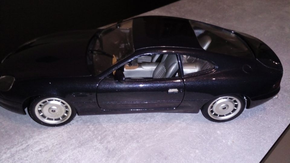 Aston Martin DB7 von Guiloy 1:18 in Anthrazit Metallic in Ravensburg