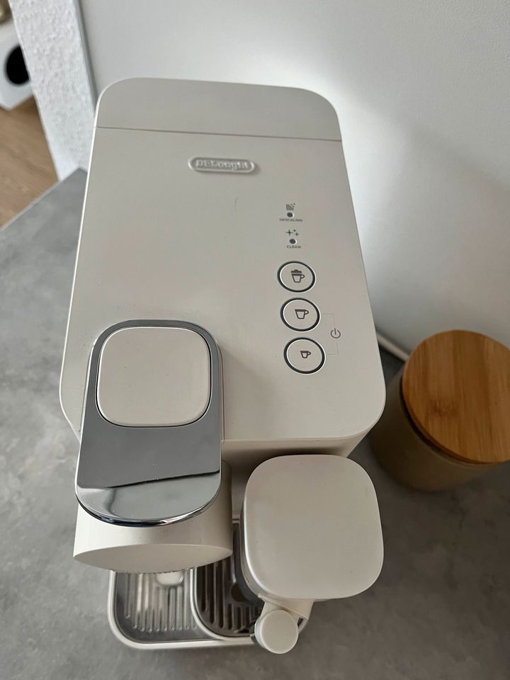 DeLonghi Kapselmaschine, Lattissima One, White in Karlsruhe