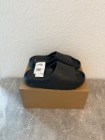 Adidas Yeezy Slide Onyx EU47/US12 Hessen - Kelkheim Vorschau