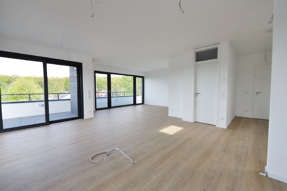 == Luxus pur im Neubau! Exklusives Penthouse inklusive Weitblick über Lippe == in Lage