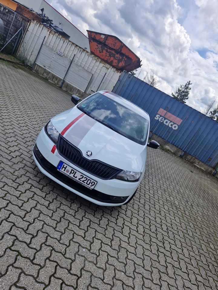 Skoda Rapid 1.0 TSI Spaceback Red & Grey Edition in Pattensen