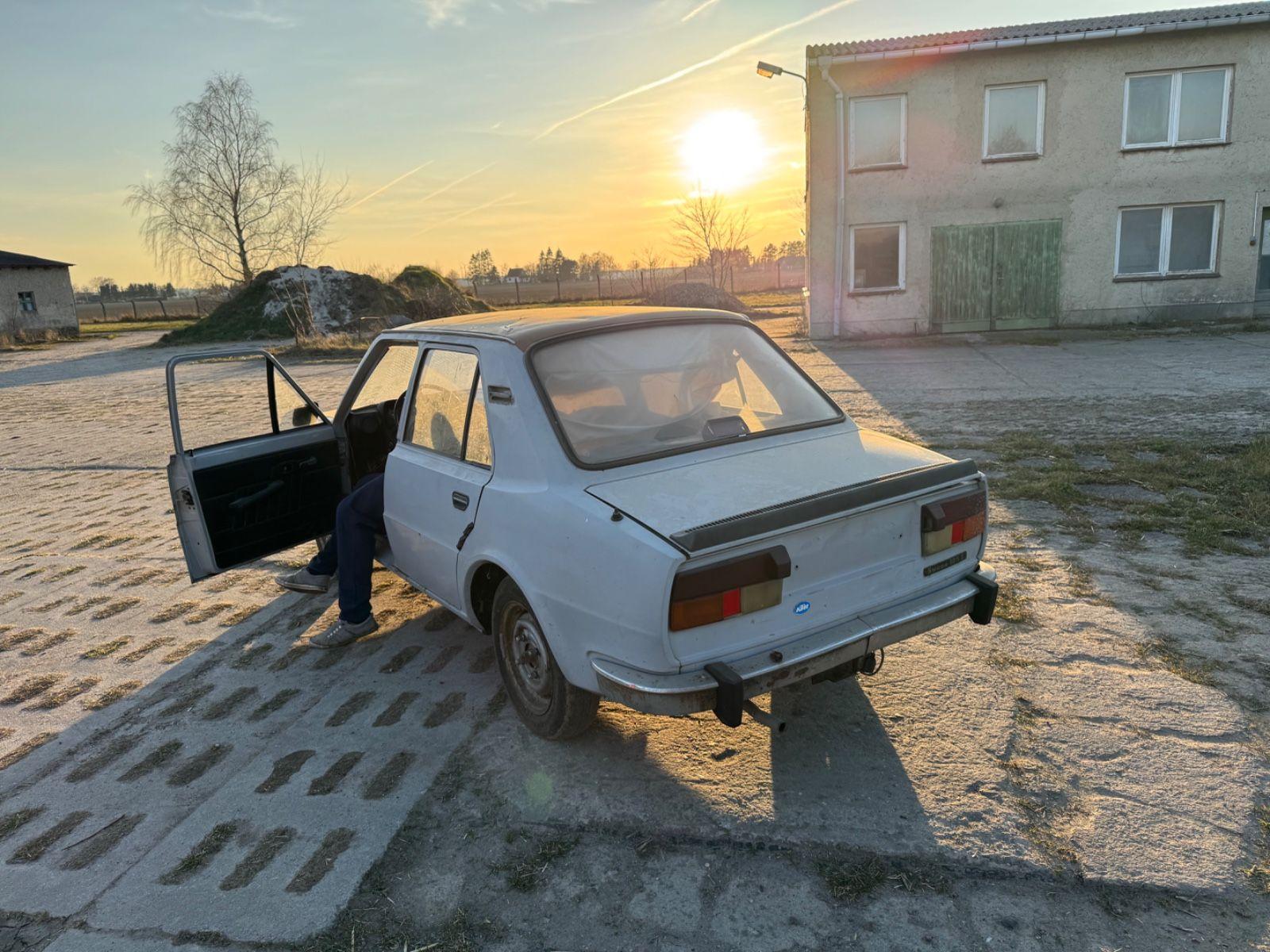 Abbildung des Autos Skoda 105