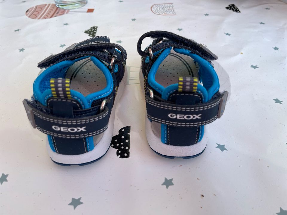 Neu!! Geox Kinderschuhe Sandalen blau Größe 20 in Hamburg