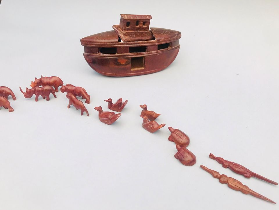 Arche Noah, Noah's Ark, hangeschnitzes Spielzeug in Köln