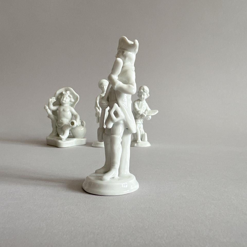 Volkstedt Porzellanfiguren 4er-Set – Klassische Sammlerstück in Backnang