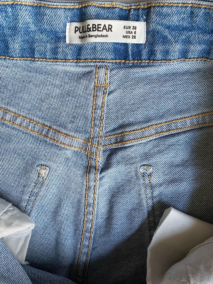 Pull & Bear Shorts Jeans kurze Hose 38 in Buesum