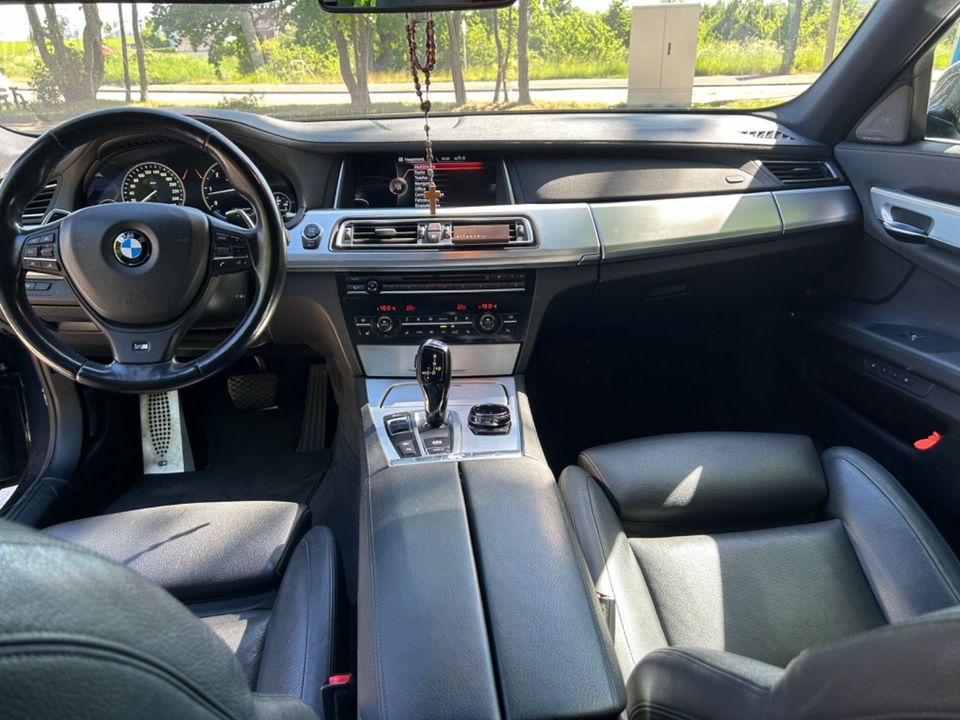 BMW 750d xDrive Edition Exclusive Edition Exclusive in Hamburg