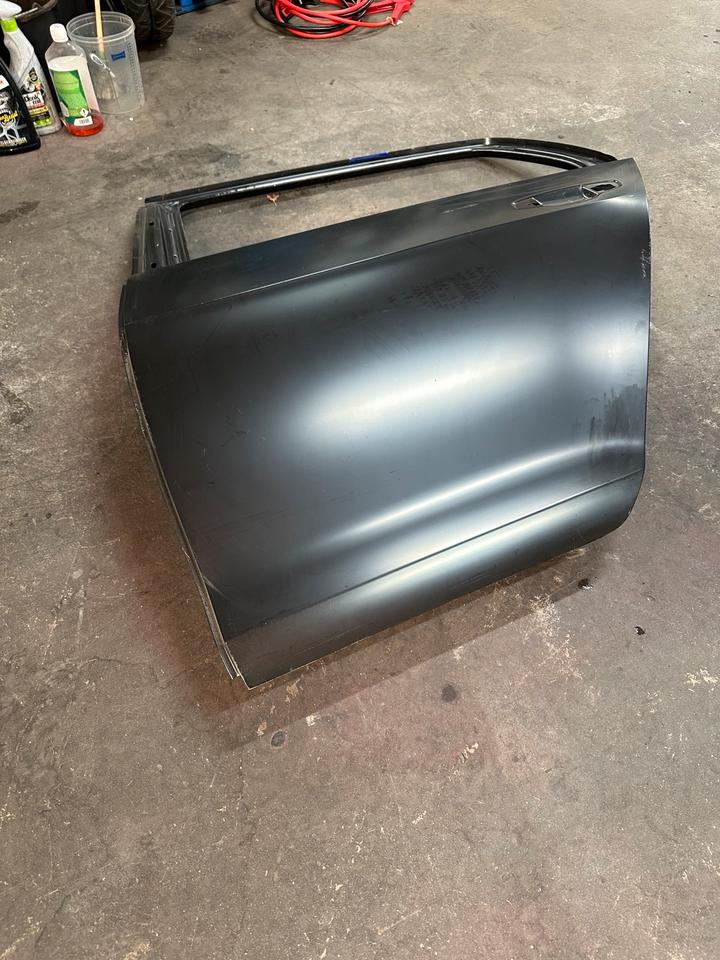 Golf 7 Variant Tür hinten Fahrerseite 5G9833055H in Lorch
