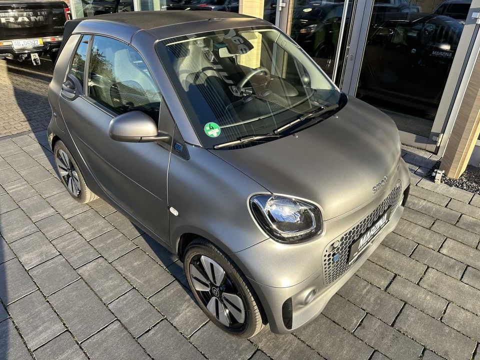 Smart fortwo EQ~CABRIO~PULSE~MATTGRAU in Aschaffenburg