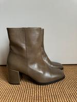 Gabor Stiefelette mit Absatz Keilabsatz Khaki grün Gr. 38,5 neu Frankfurt am Main - Westend Vorschau