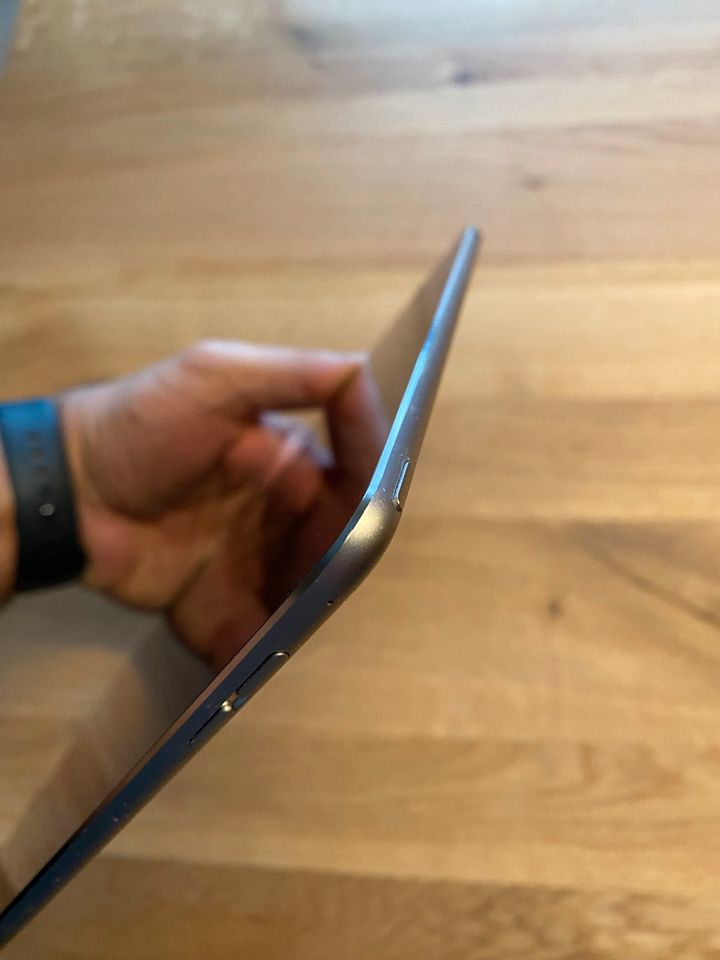 iPad Air 2, 32GB, WiFi, space gray, super Zustand, OVP in Kösching