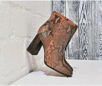Schuhe Stiefeletten Echtleder Python  Massimo Dutti wie neu gr 41 Hannover - Herrenhausen-Stöcken Vorschau
