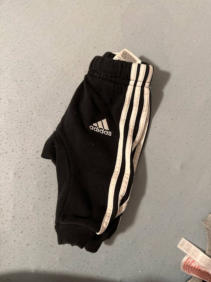 Adidas zu verkaufen in München