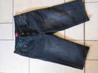 Kurze Jeans S.Oliver grau/schwarz Gr176 Brandenburg - Zippelsförde Vorschau