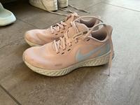 Nike Revolution Sneaker 40 rosa Niedersachsen - Bad Laer Vorschau