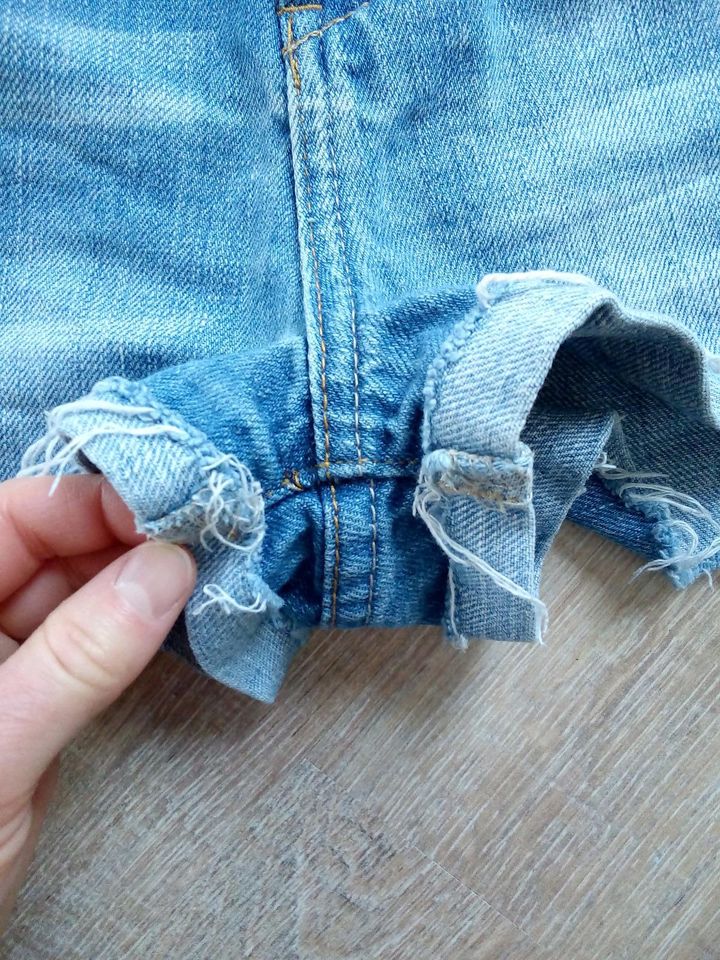 NEU schöne Denim Jeans Shorts Baumwolle 40 L in Rieste