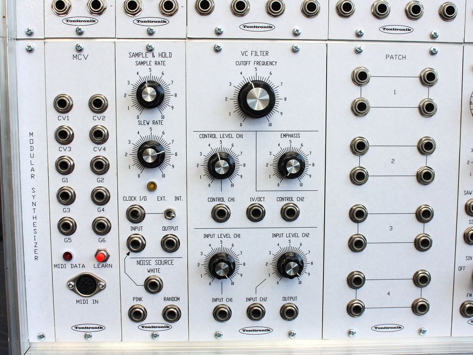 Tonitronik Modularsystem (Synthesizer) mit MIDI-CV-Interface in Lindau