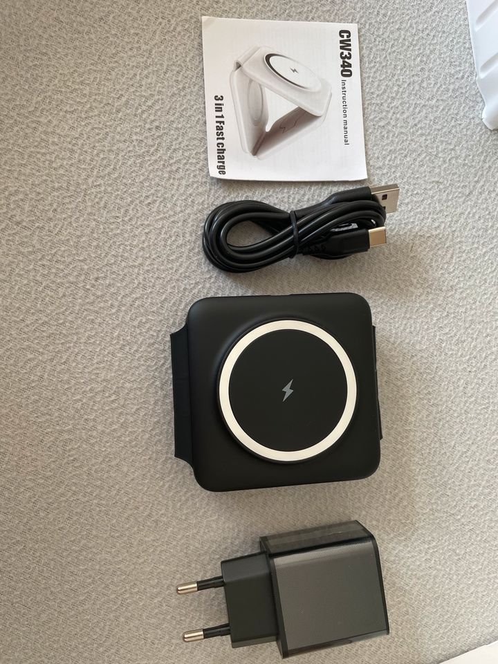 iPhone Wireless Charger - 3 in 1 Faltbare Kabelloses Ladegerät in Freiberg