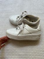 Nike Air Force 1 Sneaker Damen Turnschuhe weiß 38,5 Eimsbüttel - Hamburg Eimsbüttel (Stadtteil) Vorschau