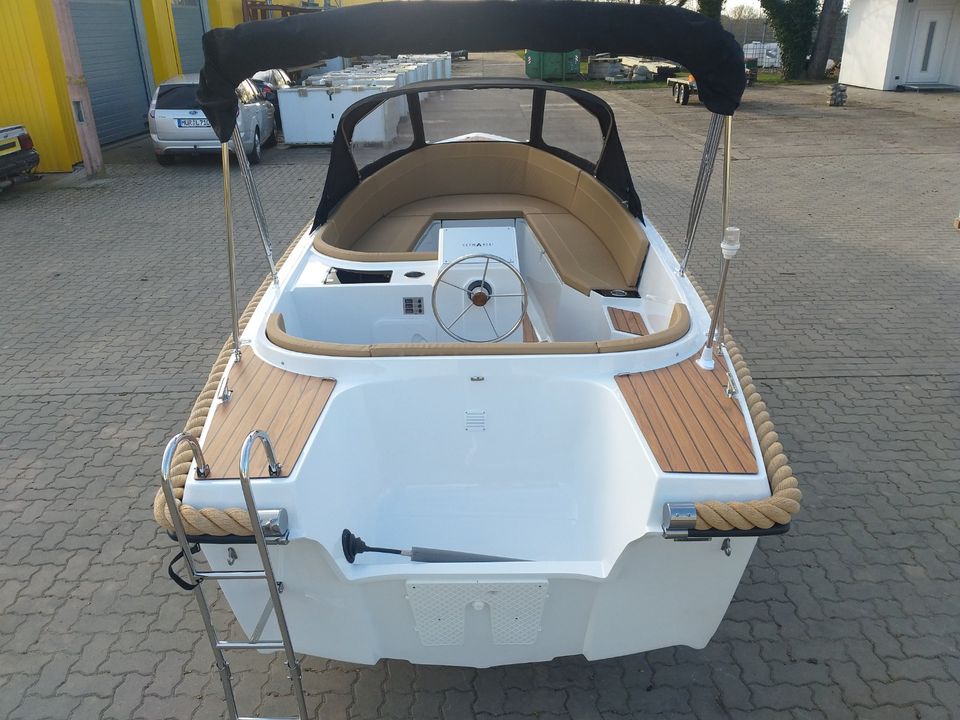 Motorboot Classic 550 Prestige Sloep Schaluppe Neuboot Neu in Hohen Wangelin