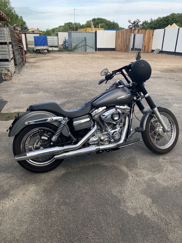 Harley Davidson Dyna Super Glide Custom mit viel Zubehör 5HD1 in Wilhelmshaven